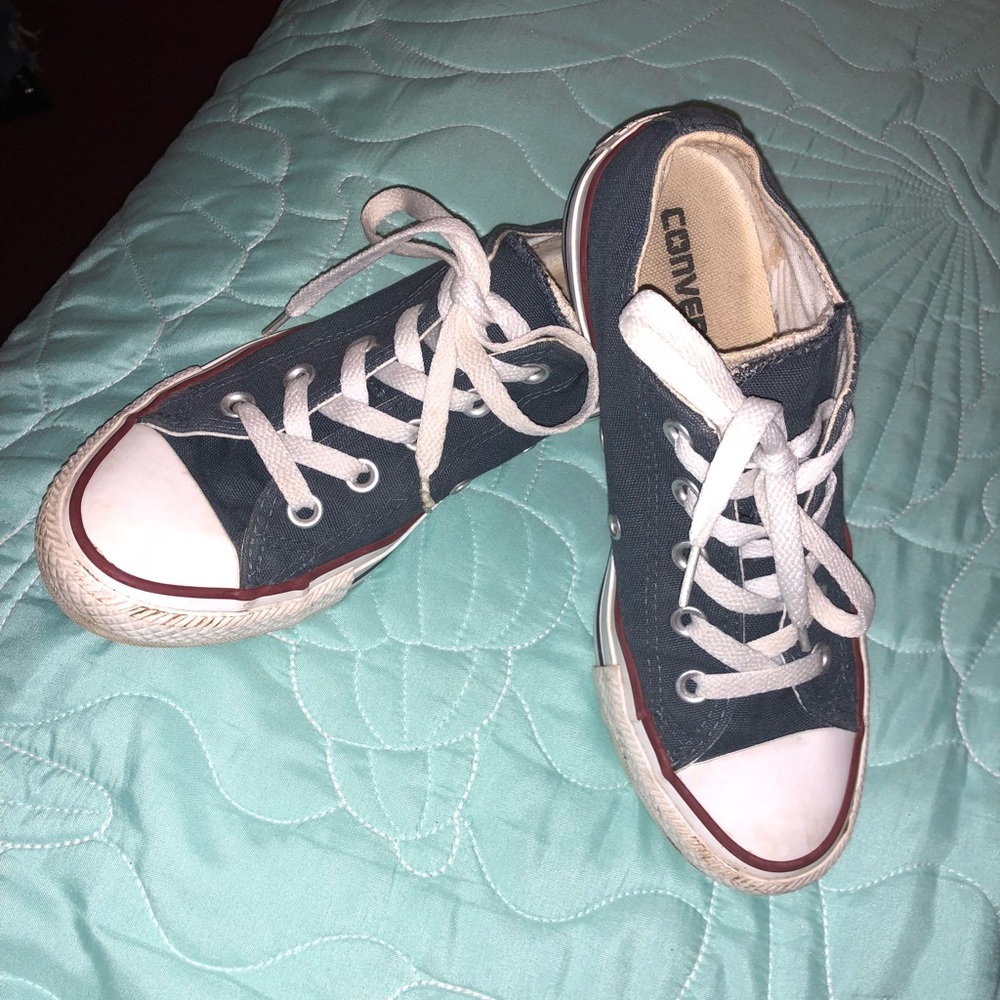 1HR SALE 🚦🥀Navy Blue & Burgundy Converse